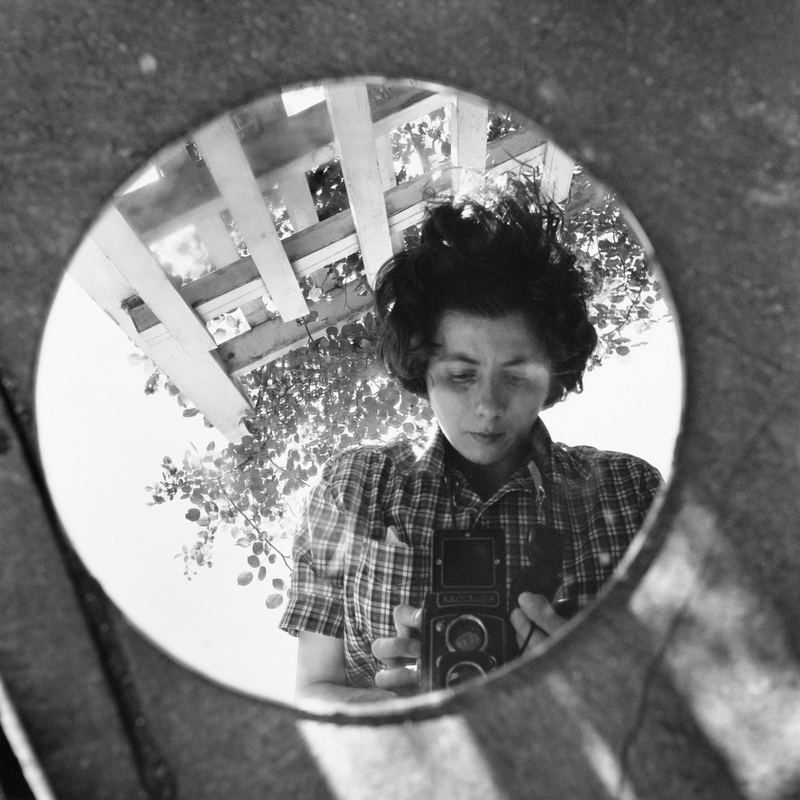 Vivian Maier Self-Portrait, New York, NY, 1953 Gelatin silver print, 2012, 40x50 cm ©Estate of Vivian Maier, Courtesy of Maloof Collection and Howard Greenberg Gallery, NY